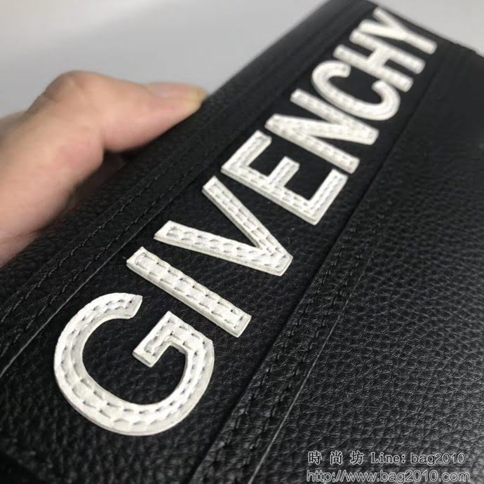 GlVENCHY紀梵希 黑色錢包 正面飾有浮雕品牌標記 環繞式拉鏈 銀色五金  tsg1006